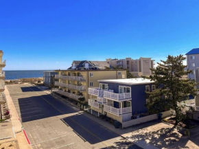 Ocean Views * Private Balcony * Elevator